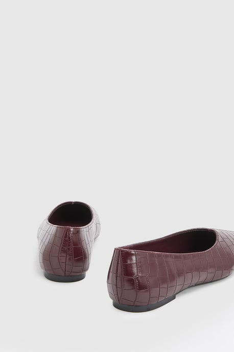 Gemma Faux Croc Leather Pointed Toe Flats - Image 2