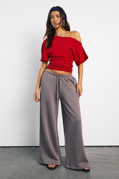 Off The Shoulder Ruched T-Shirt - Image 3