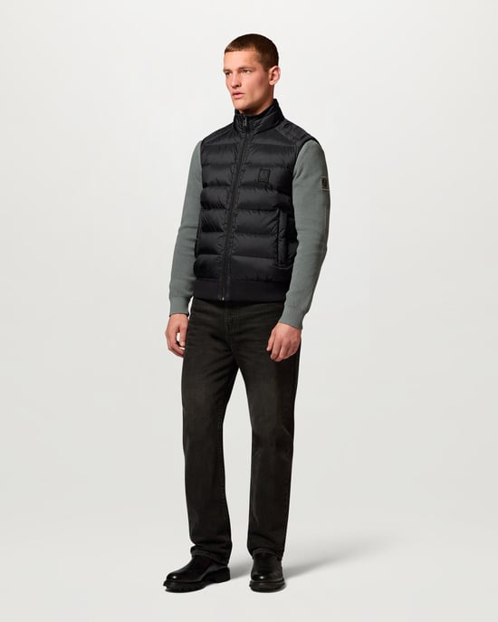 Sleeveless Gilet in Black - Image 3