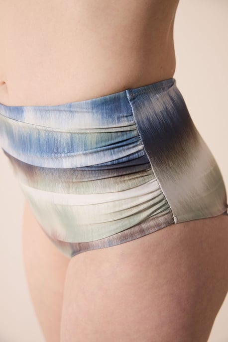 Högmidjade Tie-Dye Rynkade Bikinibyxor - Image 4