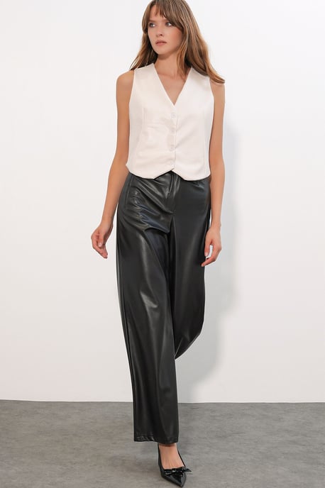 Faux Leather V-Neck Buttoned Crop Vest - Image 2