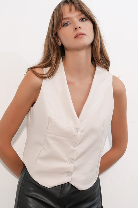 Faux Leather V-Neck Buttoned Crop Vest - Image 3
