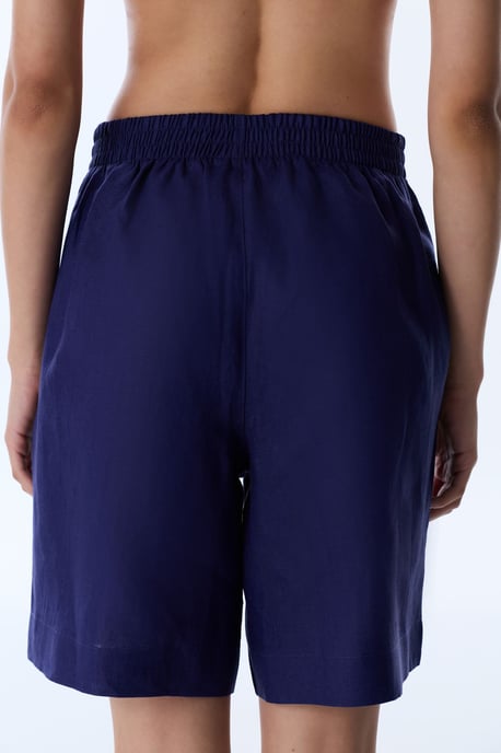 Mid-Waist Linen Wide-Leg Shorts - Image 2