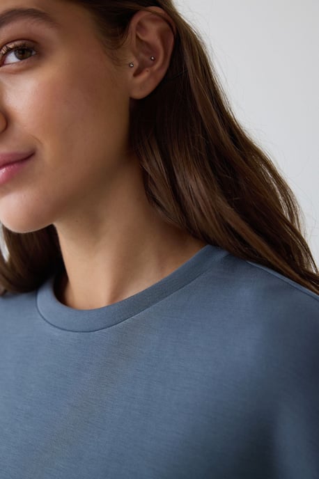 Oversized Ribbed Crew Neck Sweatshirt - Image 5