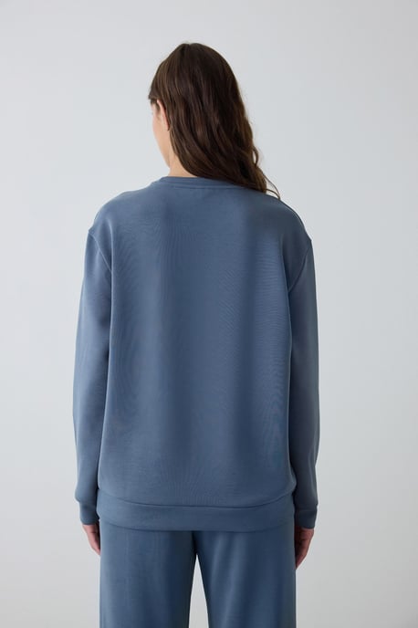 Oversized Ribbed Crew Neck Sweatshirt - Image 6