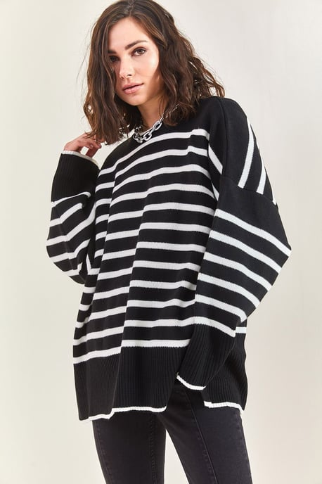 Oversized Striped Knit Sweater with Ribbed Detail - Image 6