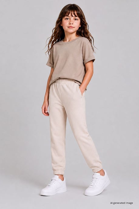 Youth Unisex Tapered Sweatpants - Image 3