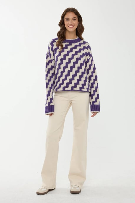 Zigzag Patterned Crew Neck Sweater - Image 2