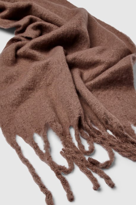 Chunky Oversized Fringe Scarf - Image 3