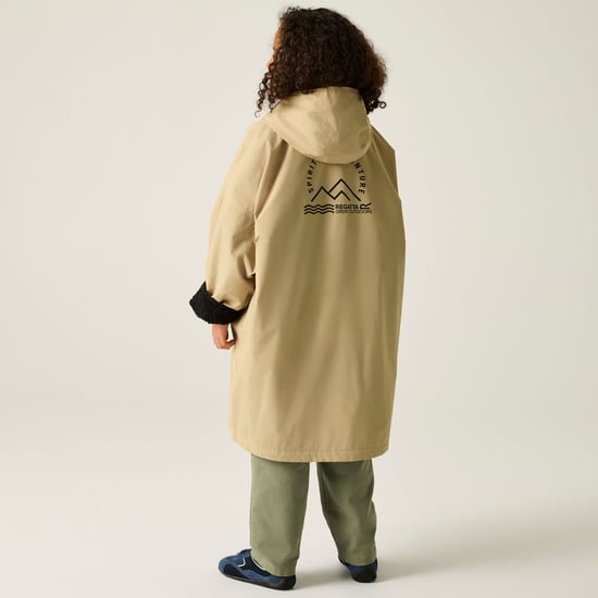 Regatta Kids Spirit Of Adventure Hooded Waterproof Warm Drying Changing Robe - Image 2