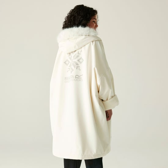 Regatta Kids Waterproof Changing Robe Pro - Image 2
