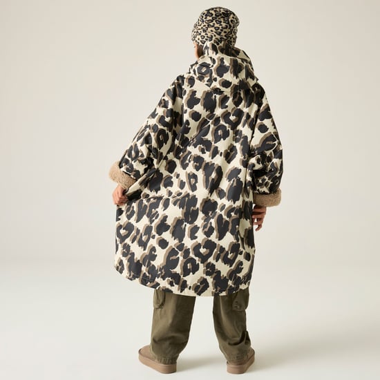 Regatta Kids Spirit Of Adventure Hooded Waterproof Warm Drying Changing Robe - Image 3