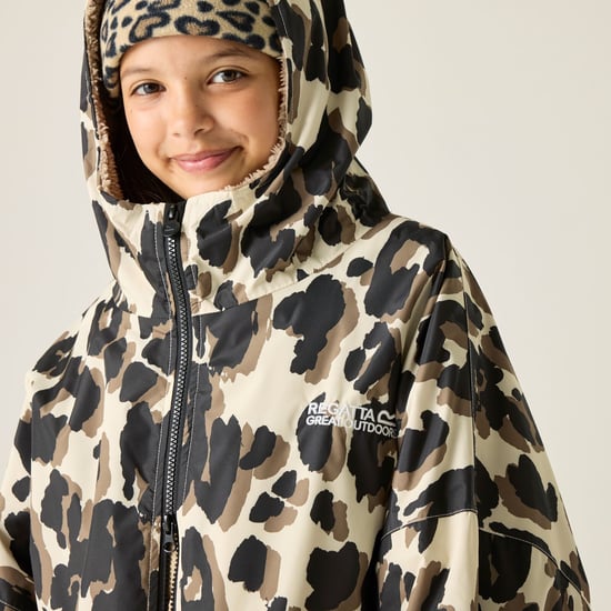 Regatta Kids Spirit Of Adventure Hooded Waterproof Warm Drying Changing Robe - Image 5