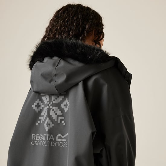Regatta Kids Waterproof Changing Robe Pro - Image 5