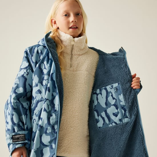 Regatta Kids Spirit Of Adventure Hooded Waterproof Warm Drying Changing Robe - Image 3
