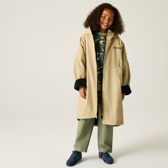 Regatta Kids Spirit Of Adventure Hooded Waterproof Warm Drying Changing Robe - Image 3