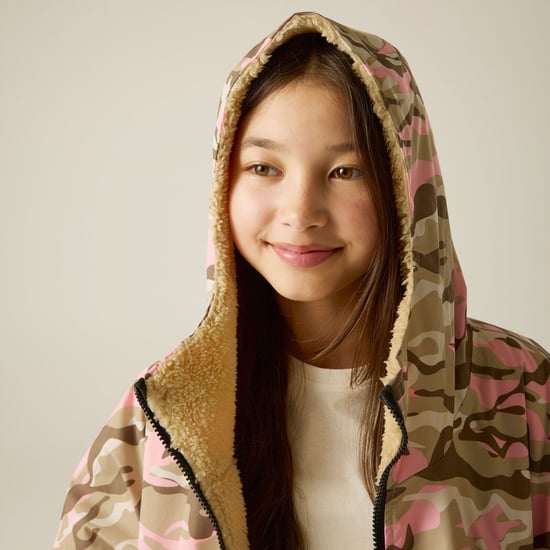Regatta Kids Spirit Of Adventure Hooded Waterproof Warm Drying Changing Robe - Image 5