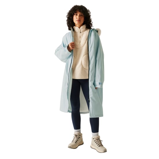 Regatta Adults Outdoor Waterproof Changing Robe Pro - Image 1