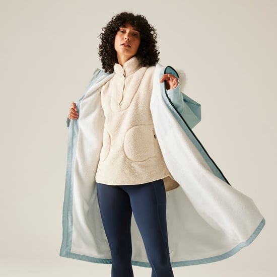 Regatta Adults Outdoor Waterproof Changing Robe Pro - Image 6