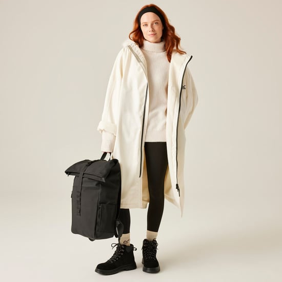 Regatta Adults Outdoor Waterproof Changing Robe Pro - Image 3