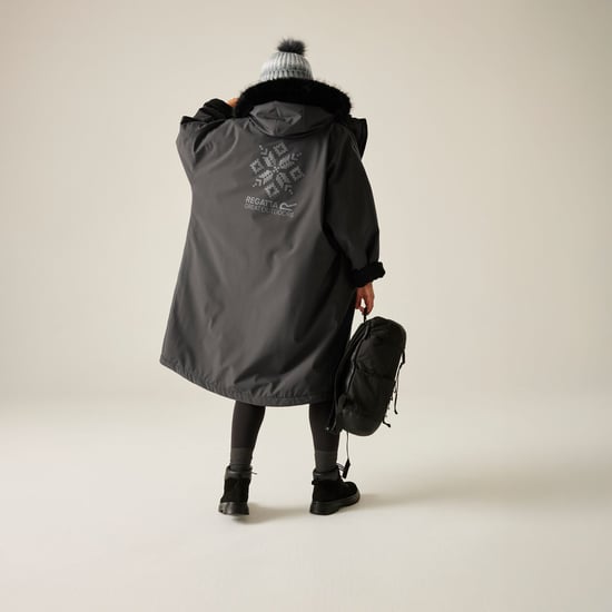 Regatta Adults Outdoor Waterproof Changing Robe Pro - Image 4