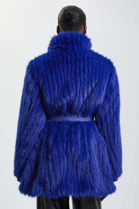 Textured Faux Fur Belted Collar Short Coat - Image 3