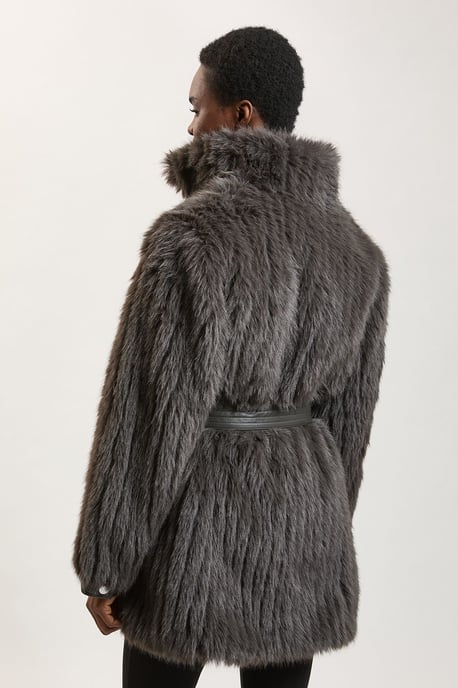 Textured Faux Fur Belted Collar Short Coat - Image 4