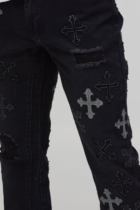 Distressed Applique Gusset Raw Hem Stacked Flared Jeans - Image 3