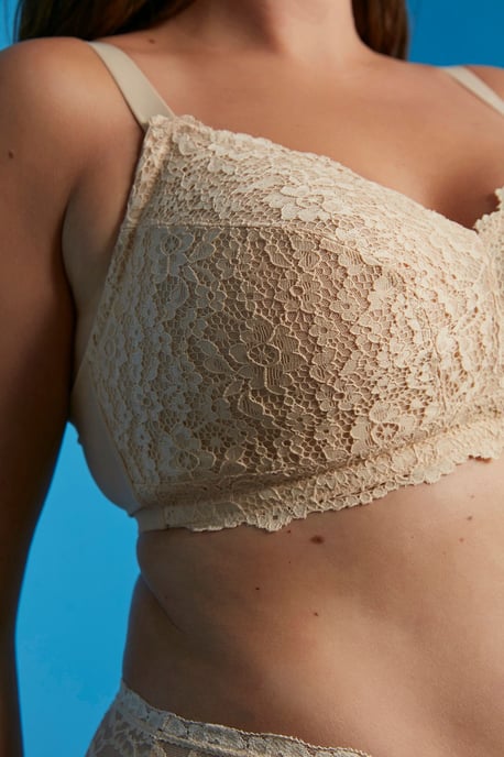 Lace Bralette With Adjustable Straps - Image 4