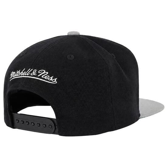 Mitchell & Ness NFL Oakland Raiders Team 2-Tone Black/Grey Cap - Image 2