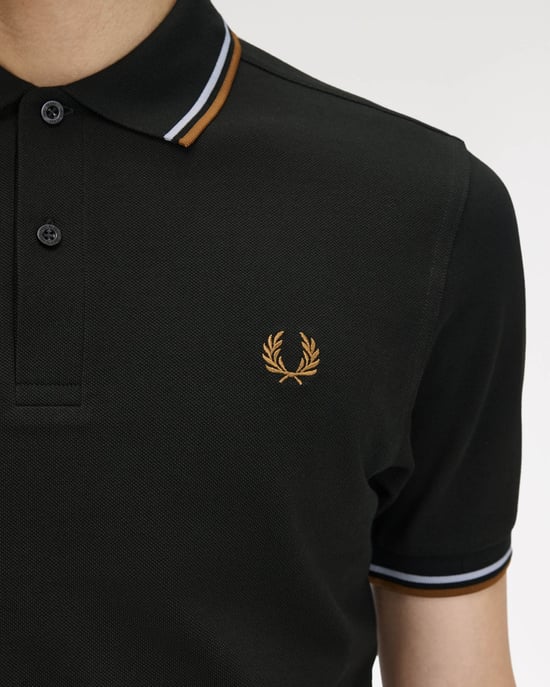 Regular Fit Short Sleeve Logo Detail Polo Shirt in Black - Image 3
