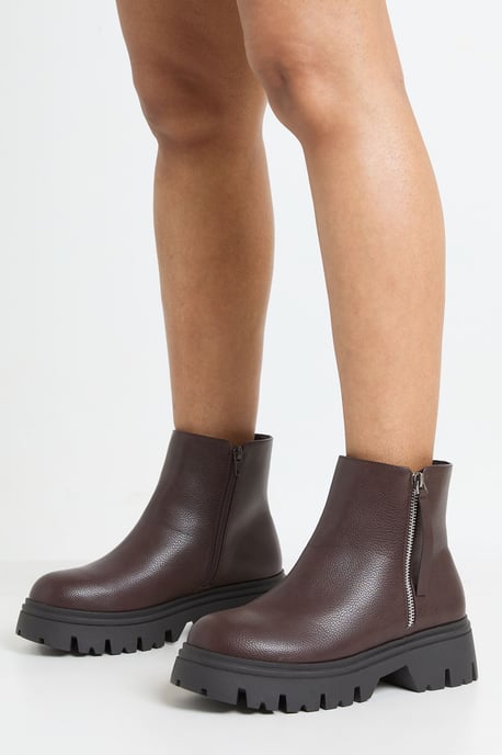 Wide Fit Zip Detail Chunky Chelsea Boots - Image 1