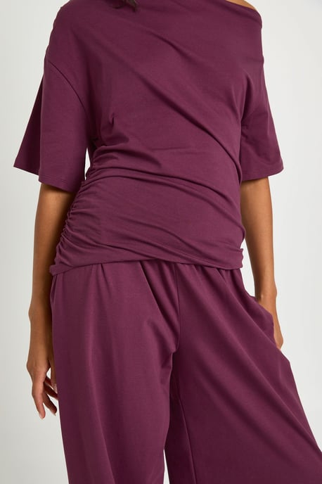 Off The Shoulder Ruched Waist Top - Image 4