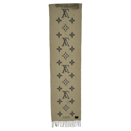 Louis Vuitton Monogram Fringed Scarf in Grey Cashmere - Image 2