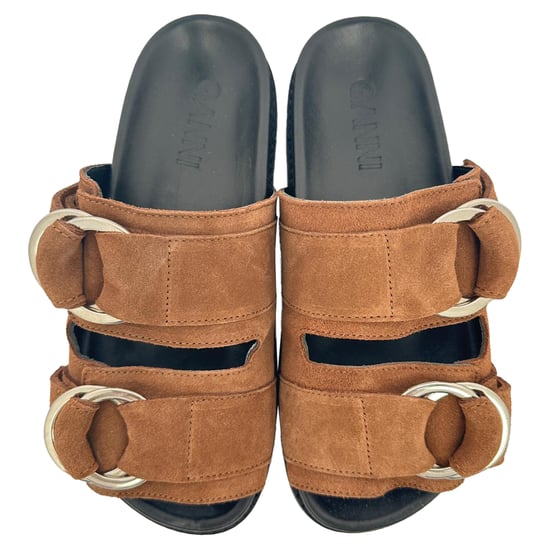 Ganni – Sandaler med dubbla remmar i brun mocka - Image 5