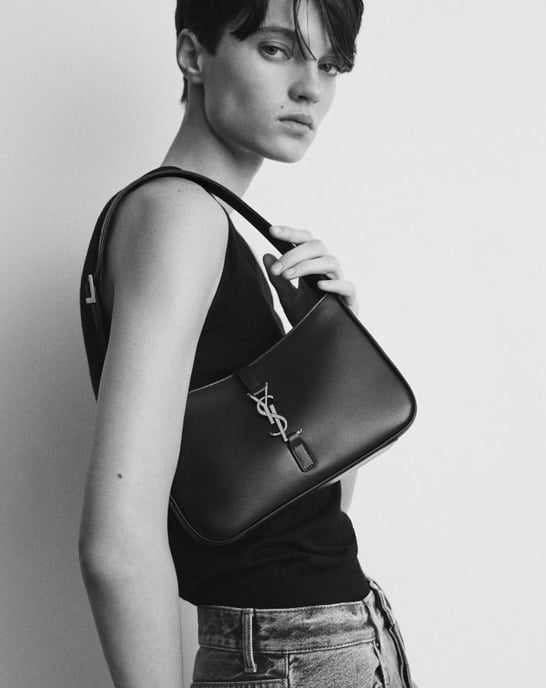 Saint Laurent Le 5 à 7 hobotas van leer - Image 5