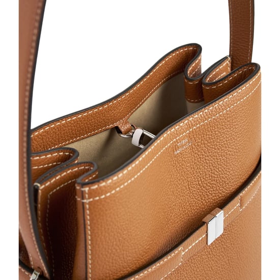 Toteme bucket bag i läder - Image 4