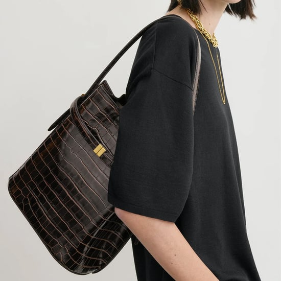 Toteme bucket bag met krokodillenreliëf - Image 5