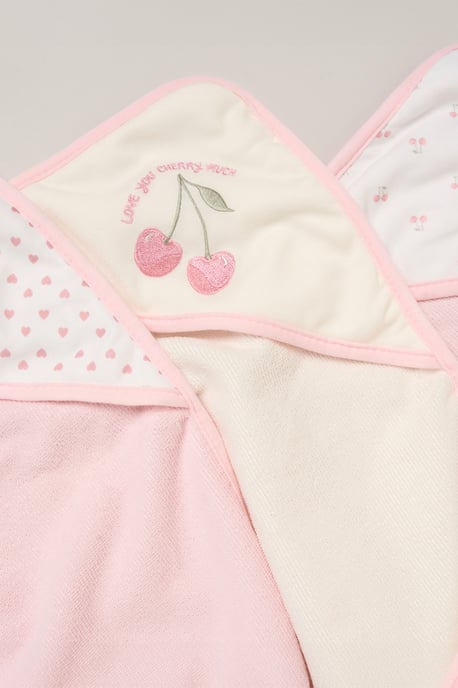 3 Pack Cherry Hooded Towels - Image 2