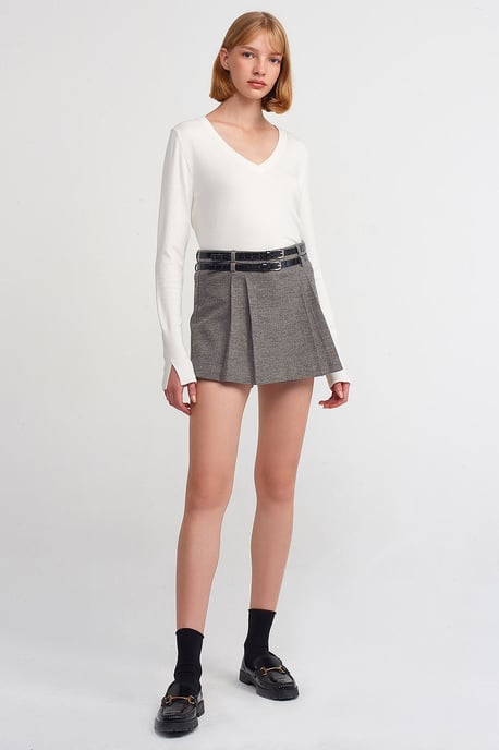 Women's V-Neck Knit Sweater With Side Slit - Image 3