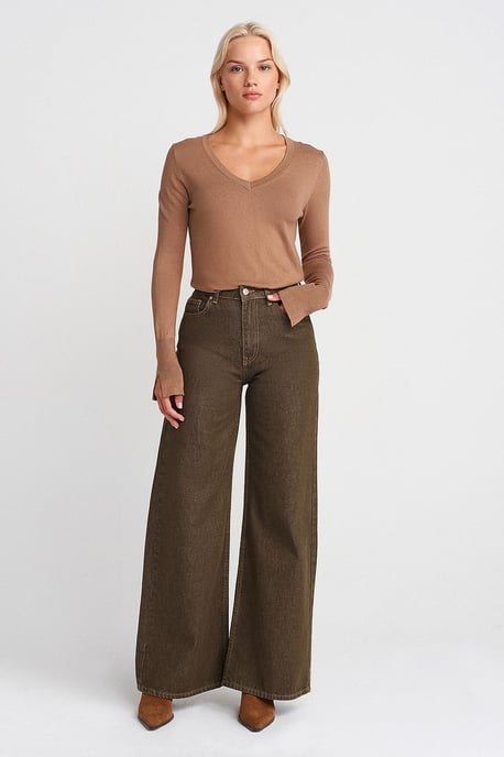 Women's V-Neck Knit Sweater With Side Slit - Image 4