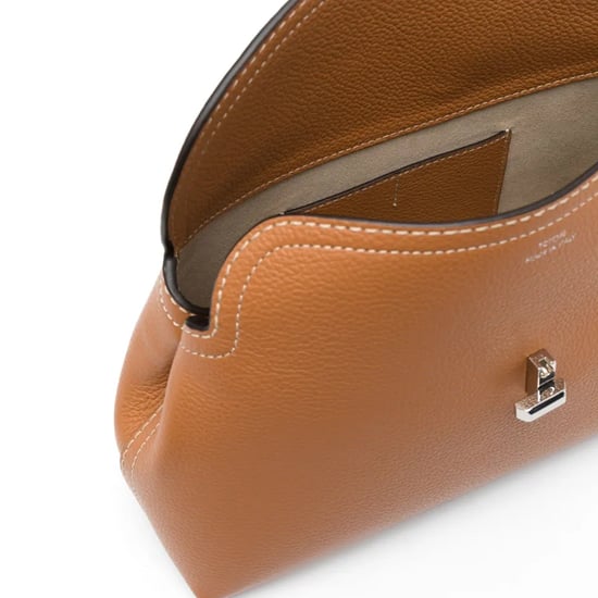 Toteme T-Lock clutch van genarfd leer - Image 4