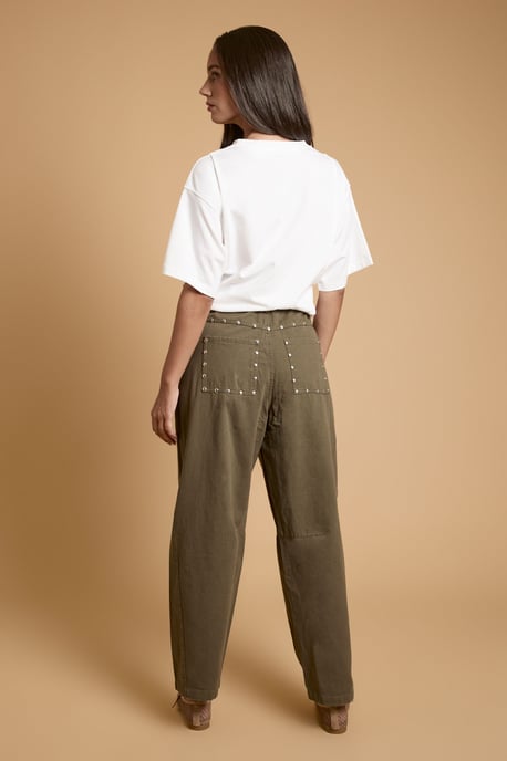 Premium Stud Detail Barrell Leg Jean - Image 3