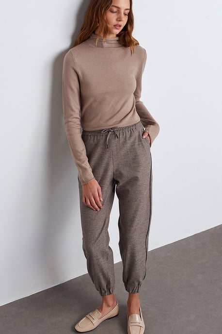 Women's Elastic Waist Jogger Pants - Image 1