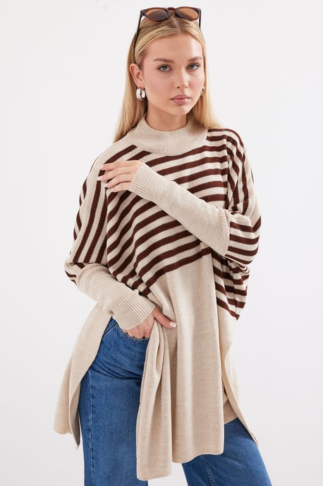 Oversized Acrylic Crew Neck Jumper - Image 3