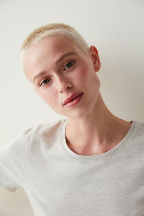 Varm Touch Basic T-shirt - Image 5