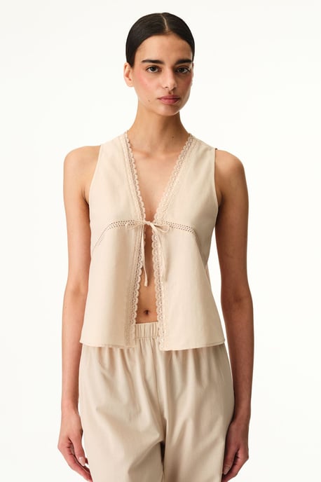 Belle Lace Trousers Pyjama Set - Image 3