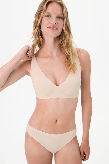 24 Hours Decollette Removable Padding Bra - Image 1