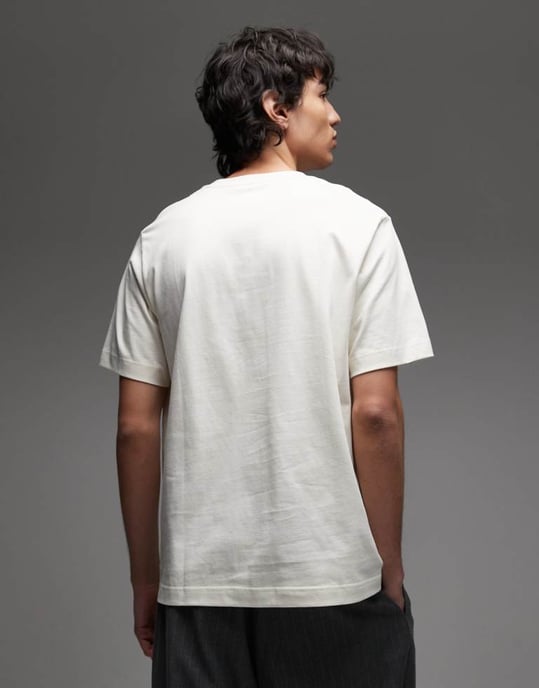 ARKET tungvikt jersey t-shirt i off-white - Image 3