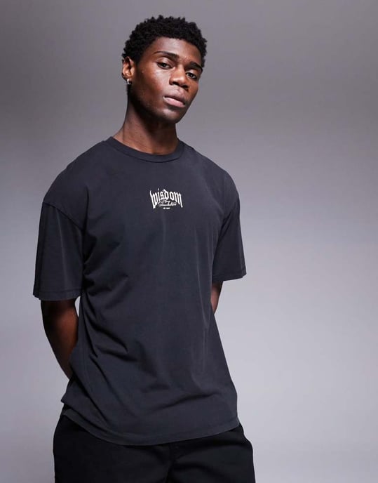 ADPT oversized t-shirt med gotisk baktryck i svart - Image 2